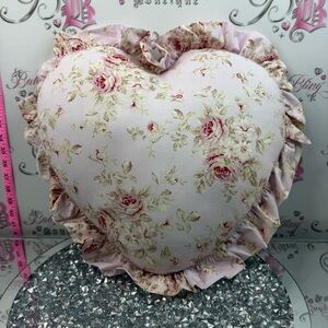 Shabby chic pillow Heart-Shaped Floral Ruffle Pillow - Pink Rose Print